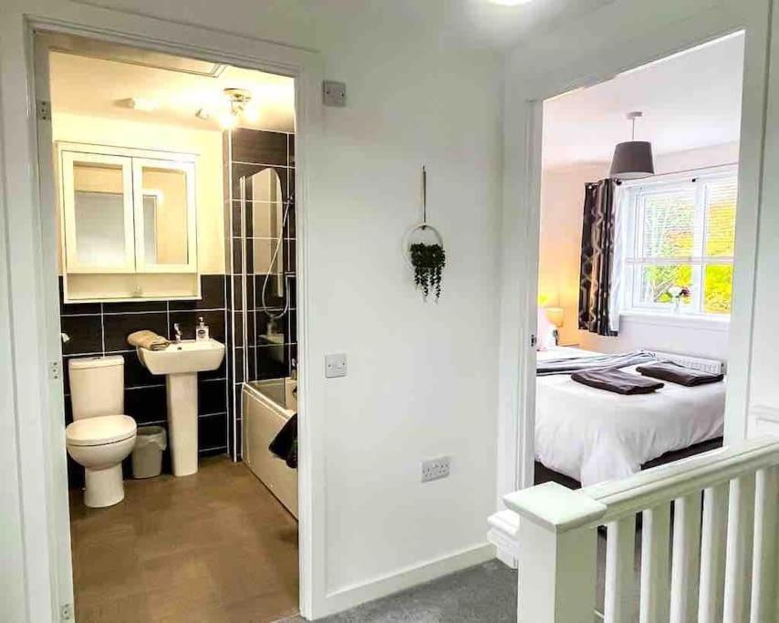 킨로스 Loch Leven Getaway - 2 Bed House 아파트 외부 사진